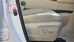 تۆیۆتا لاند کروزەر